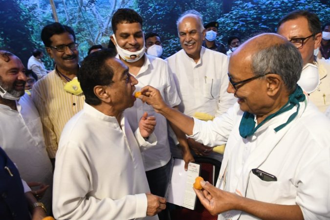 क्या मणिपुर की तरह मध्य प्रदेश में रिवर्स स्विंग की तैयारी कर चुके हैं कमलनाथ