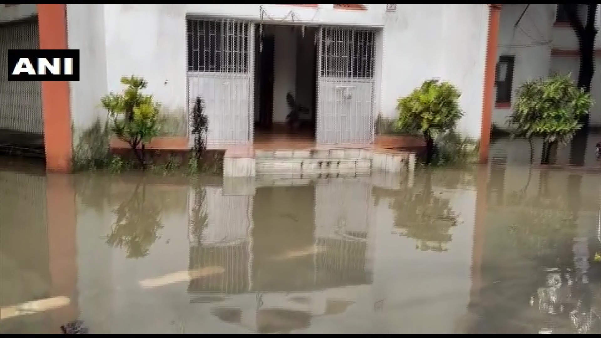 बारिश खोल रही स्मार्ट सिटी की पोल, पटना में मंत्री जी के घर में घुसा पानी