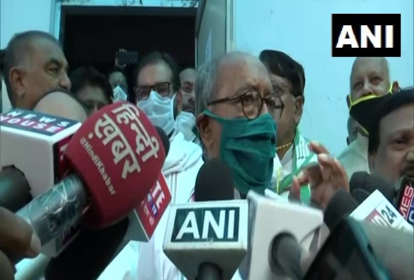 दिग्विजय ने दर्ज कराया सीएम शिवराज के खिलाफ केस