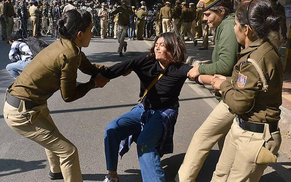 सत्ता के निशाने पर सिविल सोसाइटी