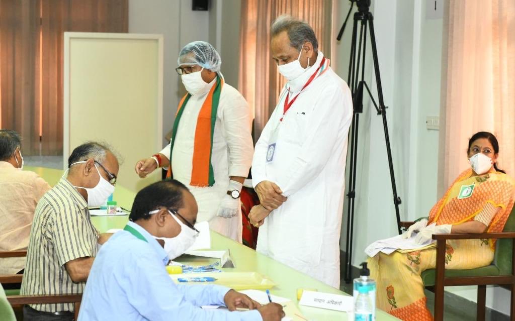 8 राज्यों की 19 राज्य सभा सीटों के लिए मतदान जारी, राजस्थान बीजेपी में भीतराघात की आशंका