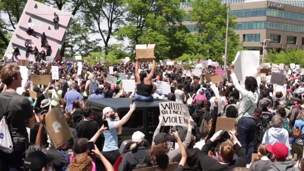 अमेरिका के कई राज्यों में स्थति बेकाबू, विरोध प्रदर्शन जारी