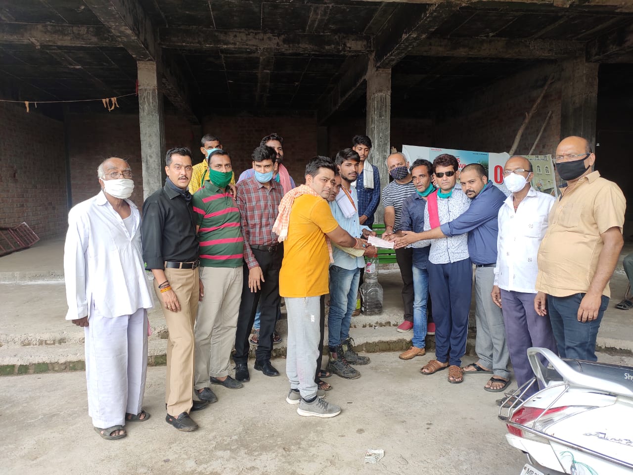 सर्पमित्र को अमित सम्मान निधि से किया समानित