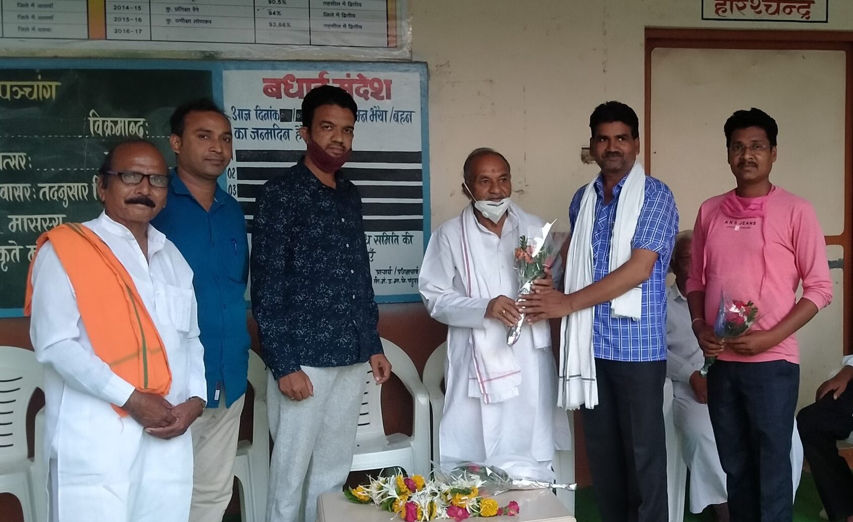 भाजपा कार्यकर्ताओं ने हर्षोल्लास से मनाया पूर्व विधायक खवसे का जन्मदिन