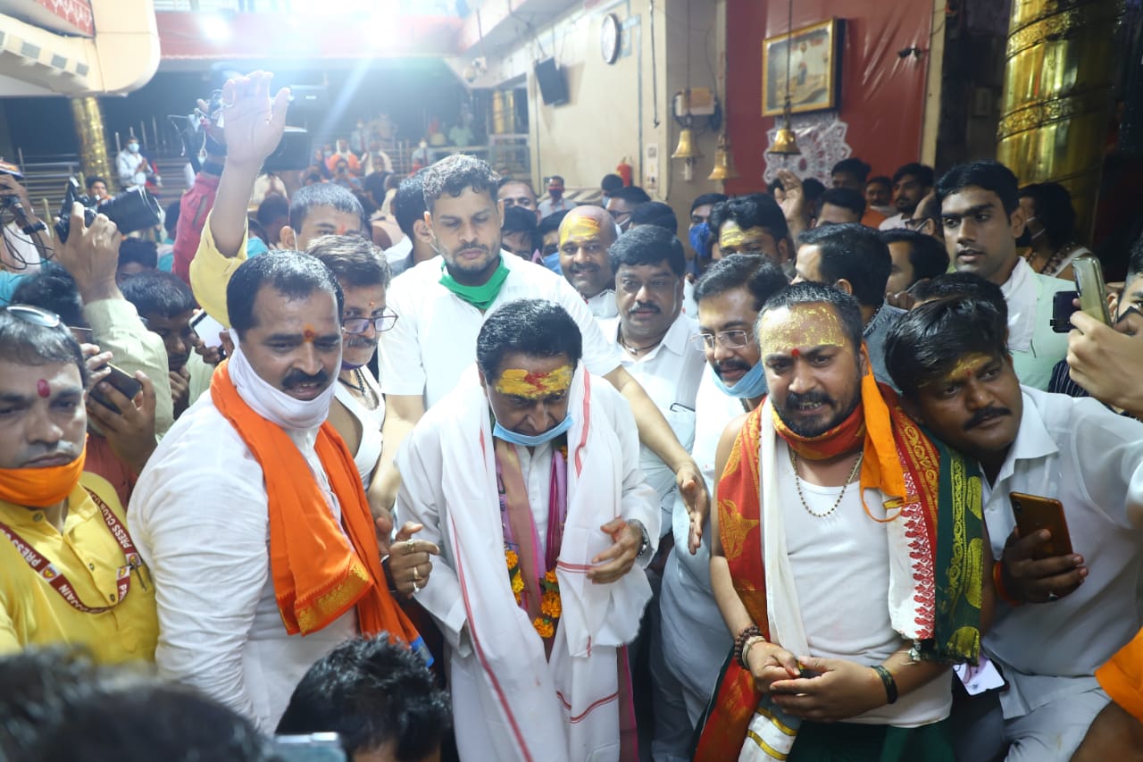महाकाल के दर्शन के बाद कमलनाथ ने फूंका उपचुनाव का बिगुल