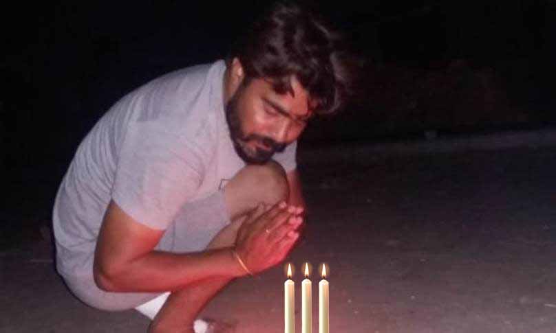 उम्भा (सोनभद्र) के नरसंहार की वर्षी पर केंडिल जलाकर श्रद्धांजलि अर्पित की