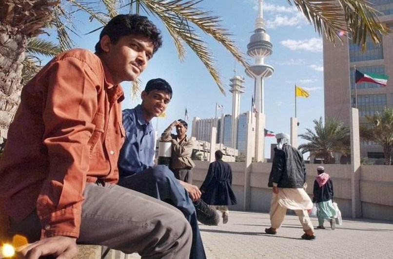 कुवैत में 8 लाख भारतीय नागरिकों की नौकरी पर लटकी तलवार