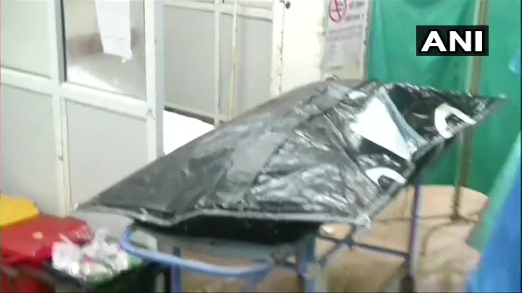 विकास दुवे के शव का अंतिम संस्कार, पत्नी और बेटा रिहा