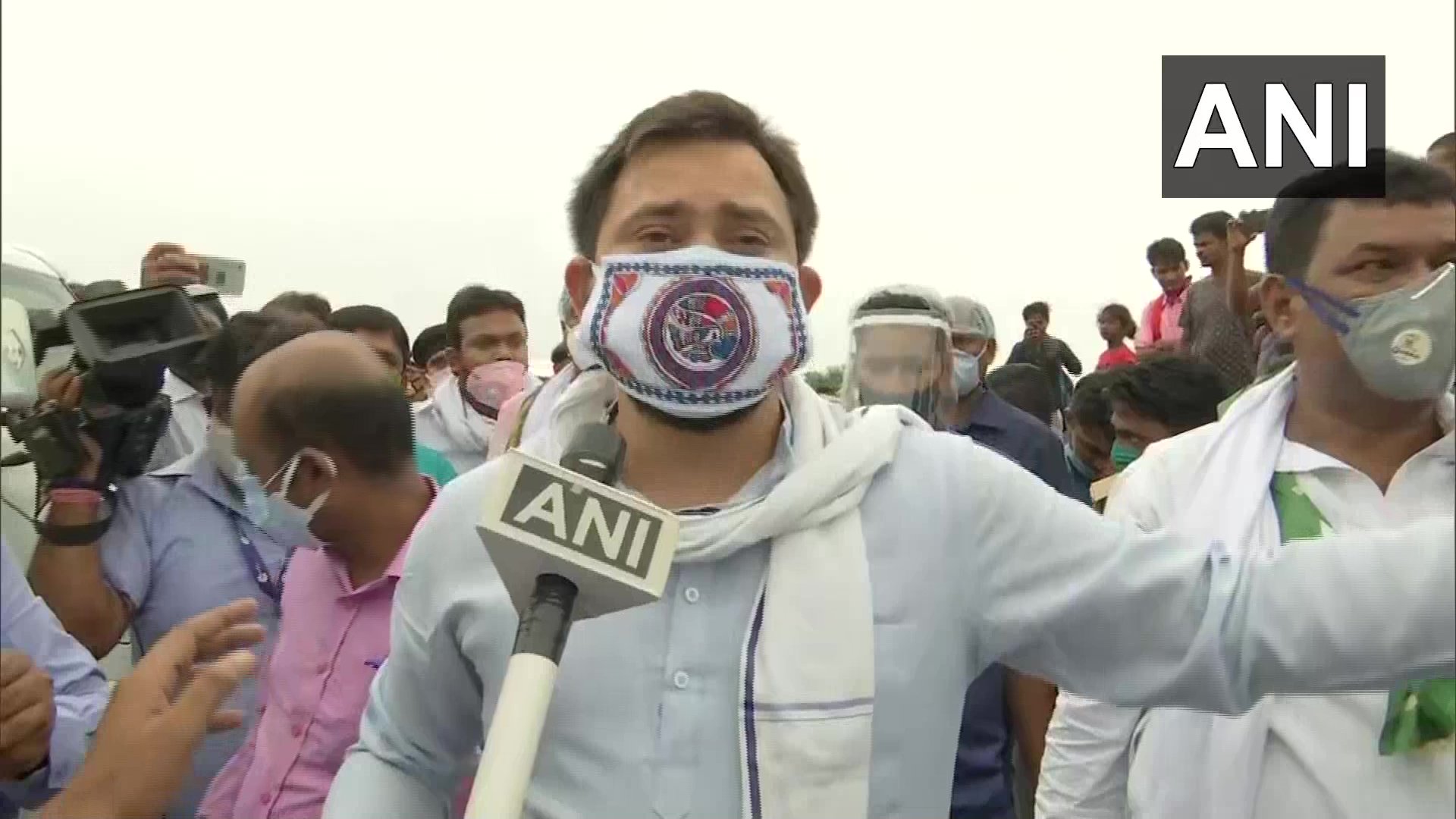 RJD leader Tejashwi Yadav visits flood affected areas