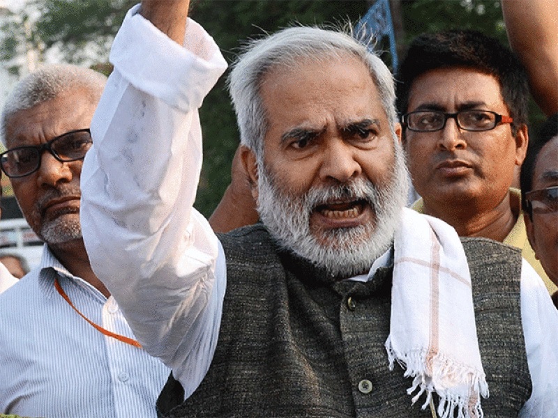 रघुवंश को मनाने की कवायद शुरू, एम्स में मिले तेजस्वी यादव और मनोज झा