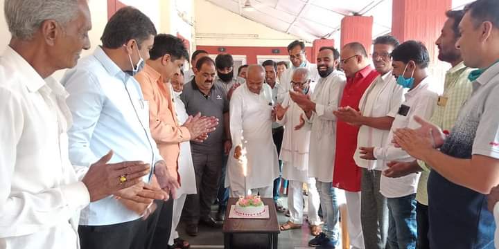 हर्ष उल्लास के साथ मनाया श्री कॉम्बे का जन्मदिन