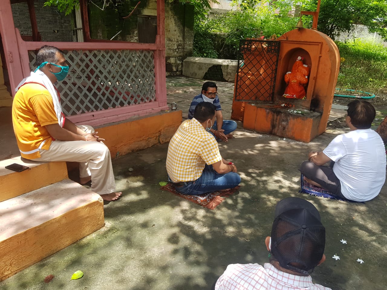 आयोध्या मे भूमिपूजन के अवसर पर कांग्रेस ने हनुमान चालीसा पाठ का किया आयोजन