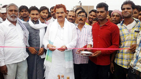 सीएम योगी से मिले पूर्व मंत्री रामवीर उपाध्याय, बीजेपी में जाने की अटकलें