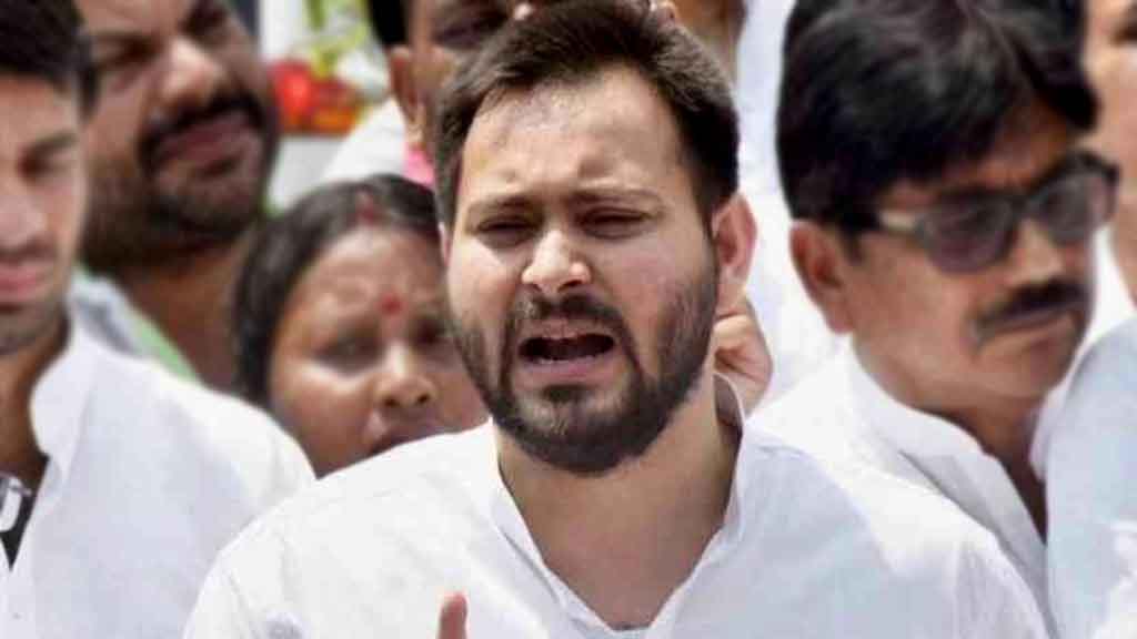 बीजेपी के इशारे पर चुनाव आयोग हटा रहा वोटर लिस्ट से लोगों का नाम: तेजस्वी