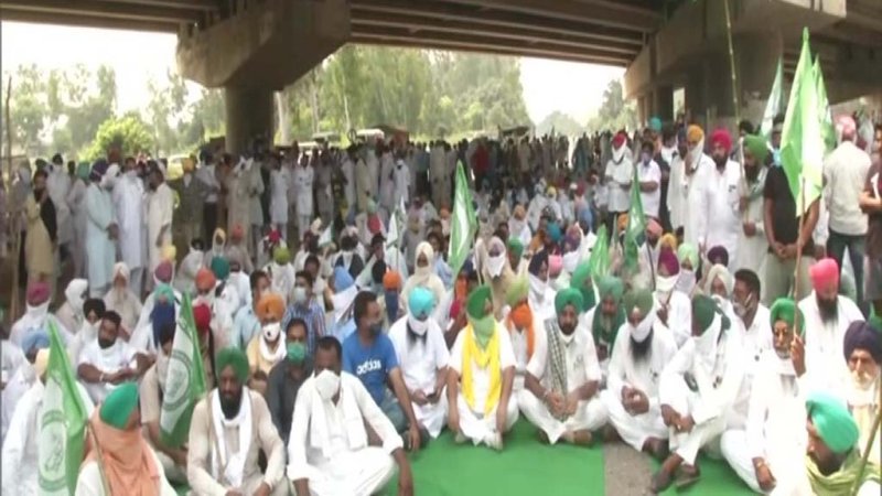 Punjab farmers lift rail blockade for 15 days