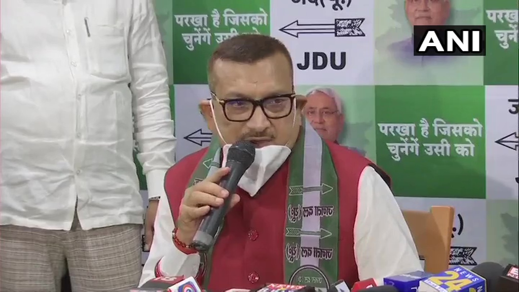 बिहार के पूर्व डीजीपी गुप्तेश्वर पांडे जनता दल यूनाइटेड में शामिल