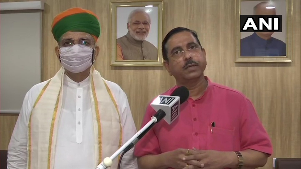 मानसून सत्र: विपक्ष के दबाव के बाद सरकार लिखित सवाल-जबाव के लिए तैयार