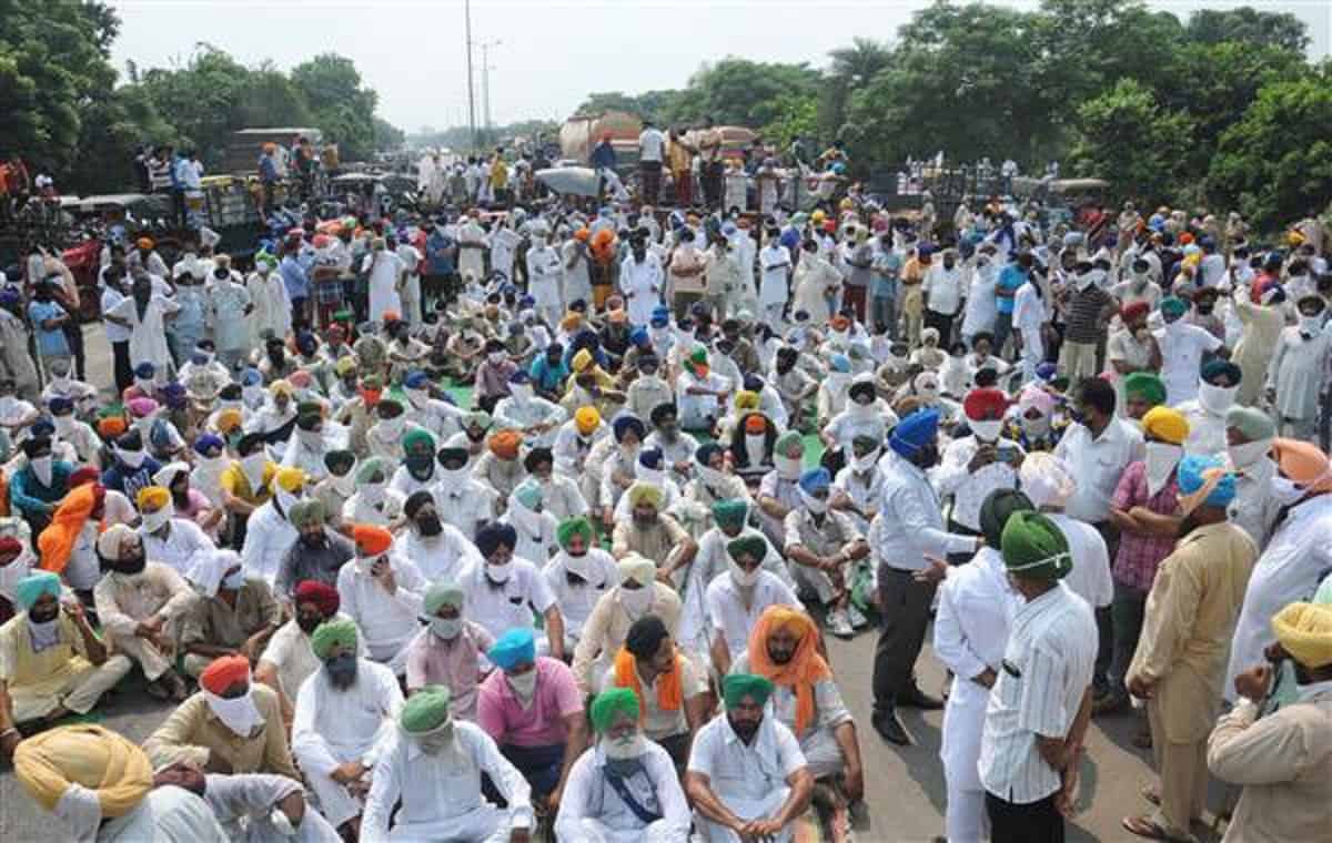 कृषि बिल: पंजाब के किसानो ने शुरू किया रेल रोको आंदोलन