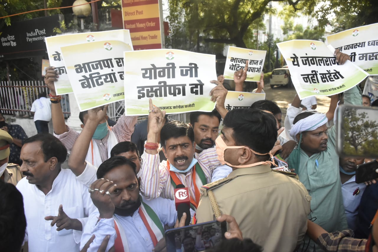 तस्वीरों में देखिये: हाथरस की घटना पर गुस्से में देश, दिल्ली से यूपी तक प्रदर्शन