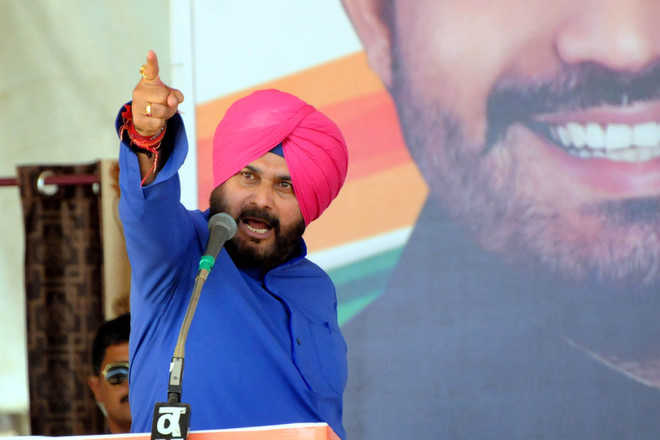मध्य प्रदेश: कांग्रेस के स्टार प्रचारकों की सूची में राहुल, प्रियंका के साथ सिद्धू, पायलट के नाम