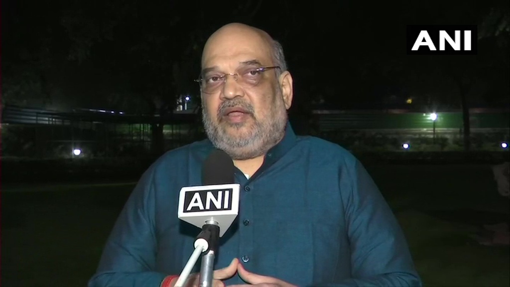 अमित शाह की किसानो से अपील: सरकार बातचीत के लिए तैयार, सड़क घेरने की जगह बुराड़ी में रहें