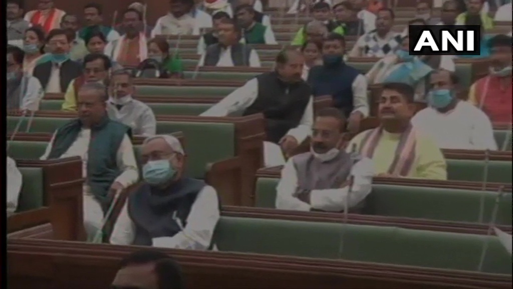 भारी हंगामे के बीच विजय कुमार सिन्हा चुने गए बिहार विधानसभा के नए स्पीकर