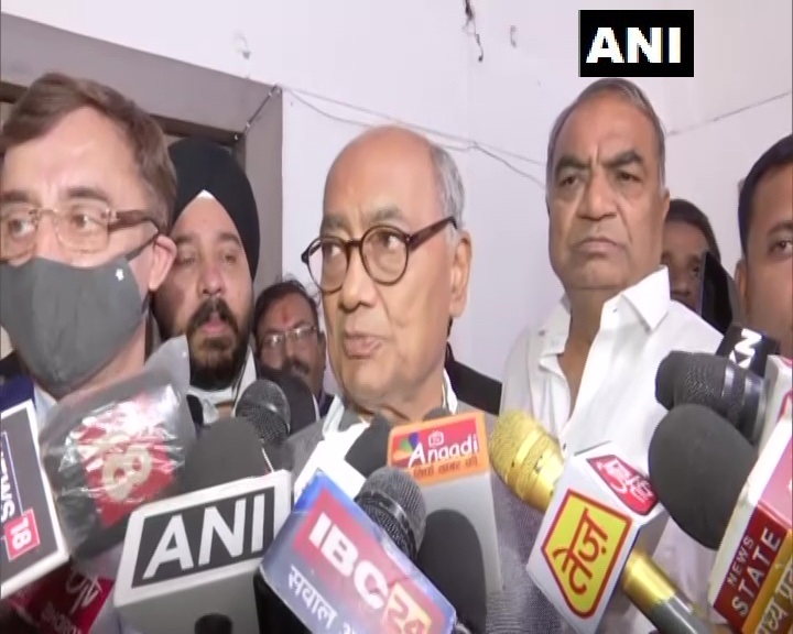 मध्य प्रदेश: कमलनाथ ने स्वीकारी हार, दिग्विजय बोले “नोटतंत्र जीता”