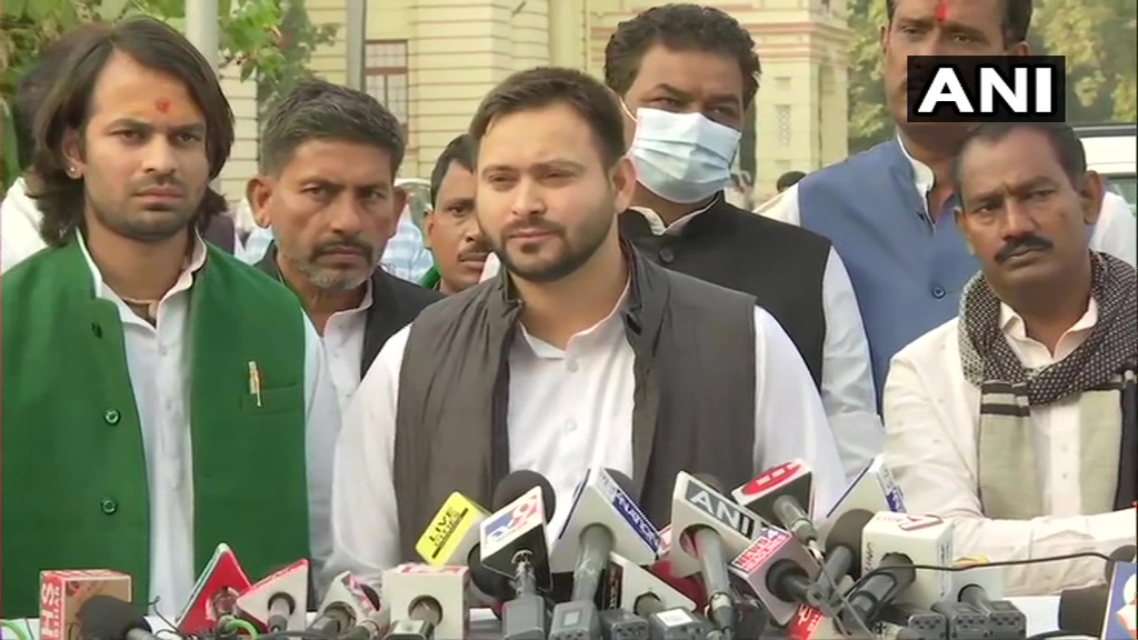 तेजस्वी की दो टूंक : अगर एक महीने में 19 लाख रोज़गार नहीं दिए तो सड़क पर होगा आंदोलन