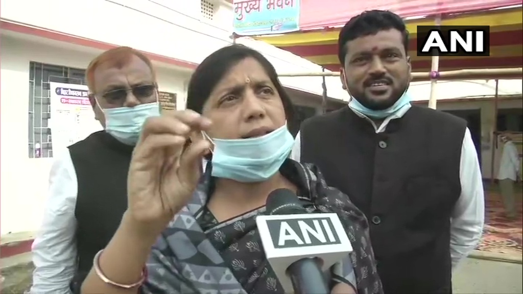 बिहार में अंतिम चरण के लिए मतदान जारी