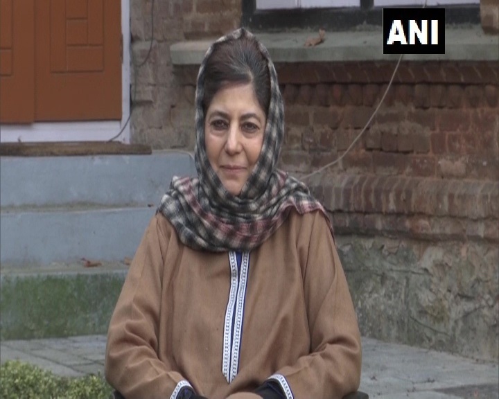 मुझसे लड़ने के लिए सीबीआई, एनआईए और ईडी का इस्तेमाल कर रही बीजेपी: महबूबा