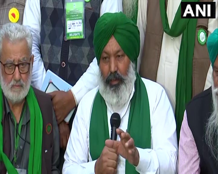 किसानो का सरकार को अल्टीमेटम, “अब देशभर में रेलवे ट्रेको पर होंगे धरने “