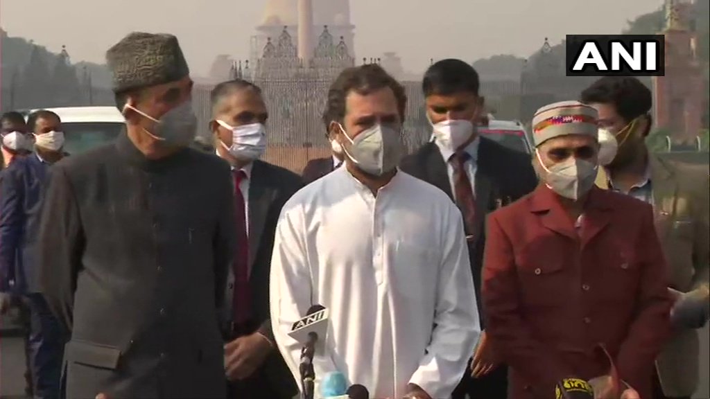 कांग्रेस का राष्ट्रपति भवन मार्च, राष्ट्रपति को दो करोड़ हस्ताक्षर वाला ज्ञापन सौंपा