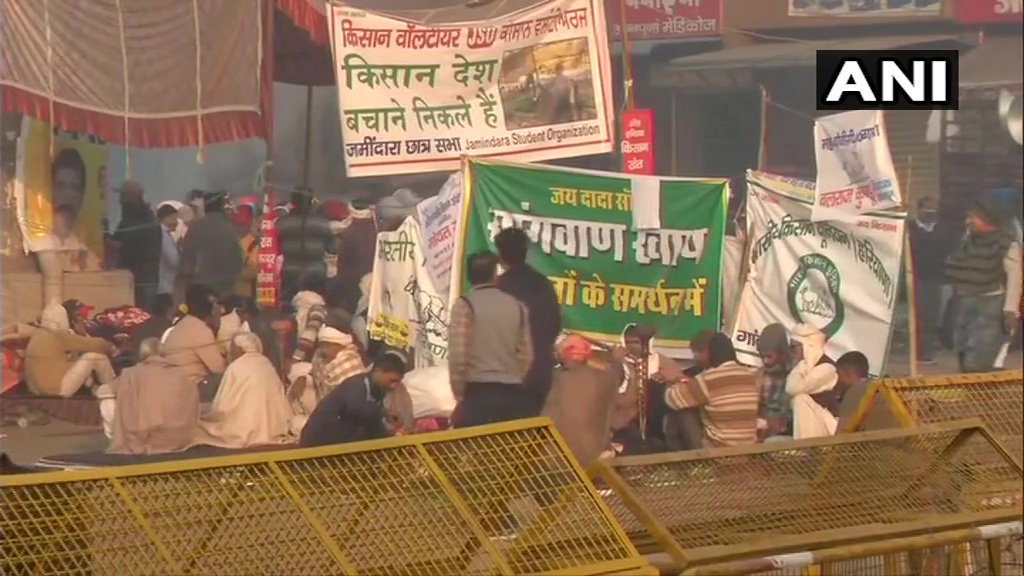 किसानो को सरकार के लिखित प्रस्ताव का इंतज़ार, आंदोलन 14वे दिन भी जारी