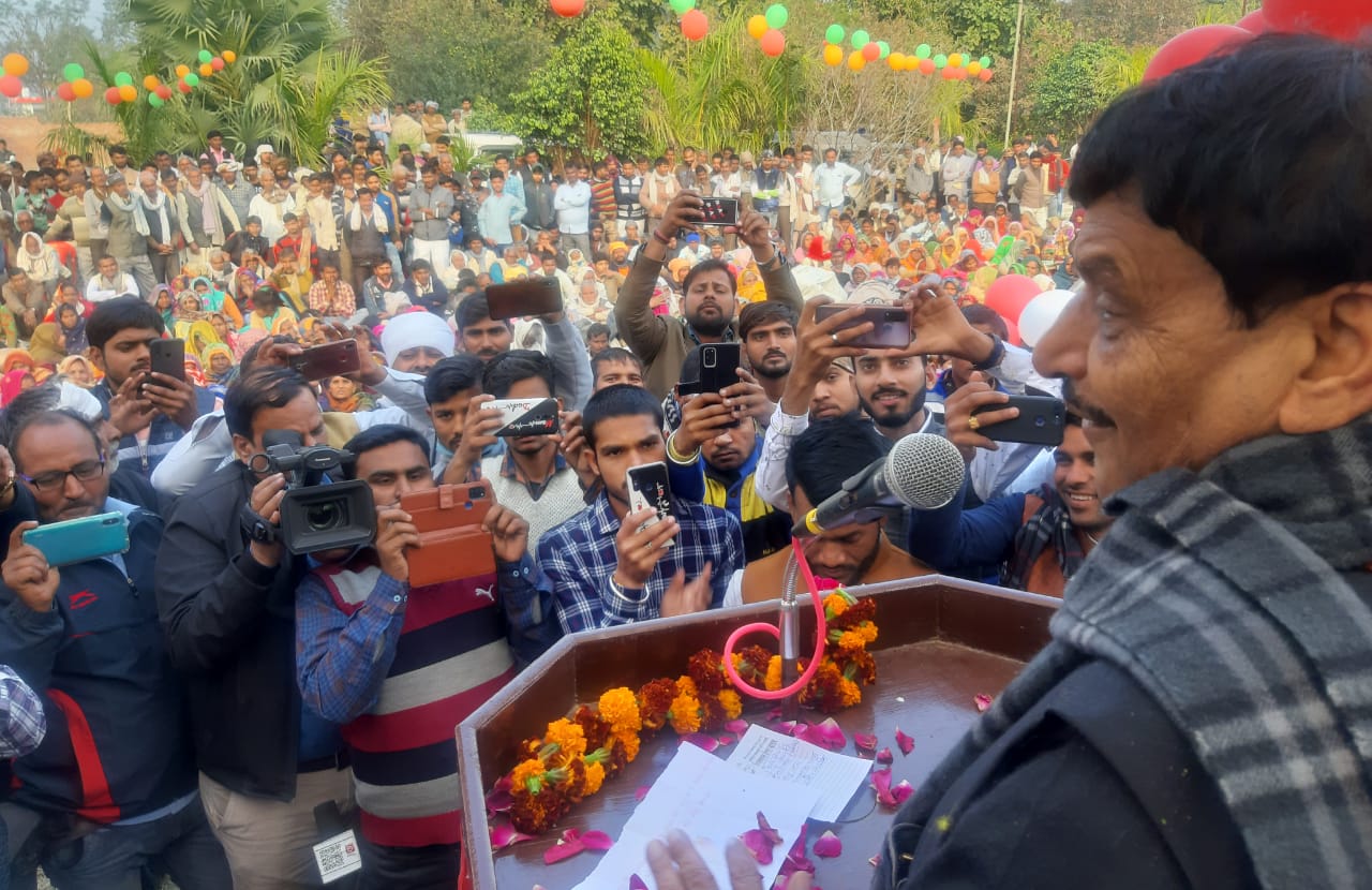 शिवपाल नहीं करेंगे अपनी पार्टी का सपा में विलय, तीन उम्मीदवारों के नाम किये घोषित