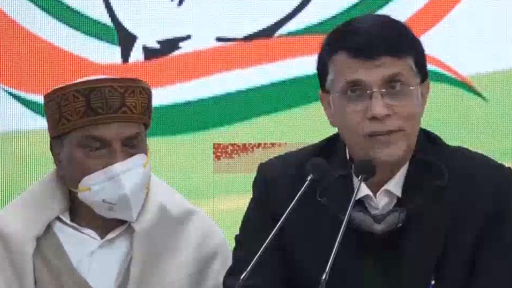 अर्नब चैट लीक: कांग्रेस ने दागे सवाल, कहा ‘सरकार तुरंत करे कठोर कार्रवाही’