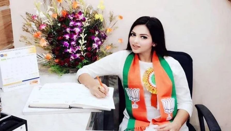 बीजेपी यूथ विंग की नेता पामेला गोस्वामी 100 ग्राम कोकीन के साथ गिरफ्तार