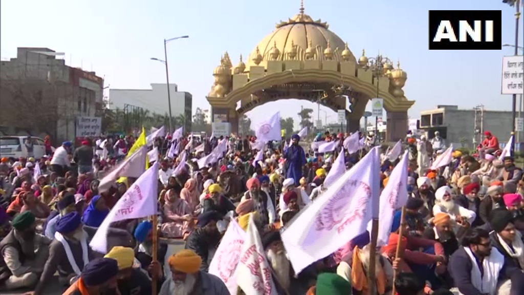 कृषि कानूनों के खिलाफ किसानो का देशभर में तीन घंटे चक्का जाम