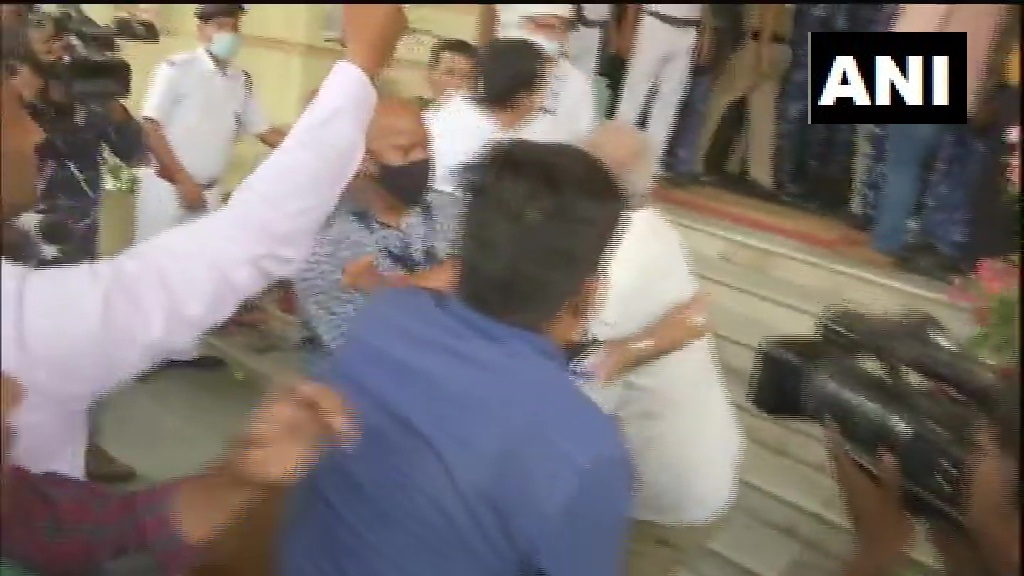 बिहार विधानसभा में मारपीट, विपक्ष का आरोप “नीतीश ने विधायकों को पुलिस से पिटवाया”