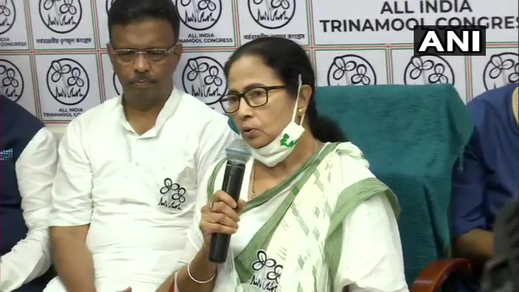 ममता की चुनौती, “पीएम 20 की जगह 120 रैलियां करें, तब भी नहीं जीत रही बीजेपी”