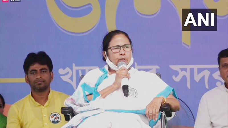 Live: ममता बनर्जी ने पीएम मोदी पर लगाया आचार संहिता के उल्लंघन का आरोप