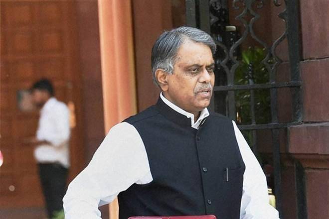 पीएम मोदी के प्रधान सलाहकार का इस्तीफा, इनके लिए बदला गया था 60 साल पुराना नियम