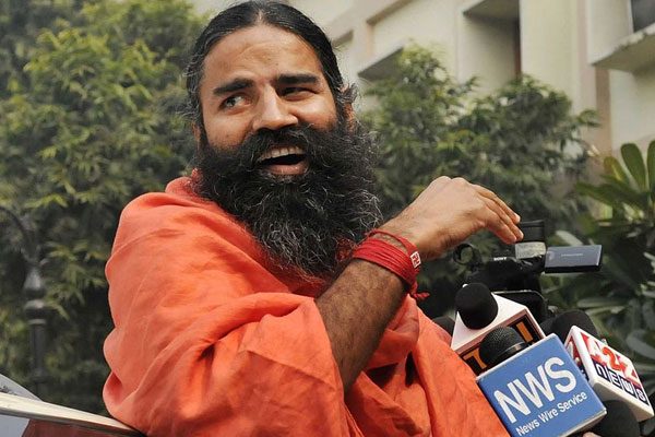 रामदेव की मुश्किलें बढ़ीं: IMA ने कई संगीन धाराओं में दर्ज कराया केस