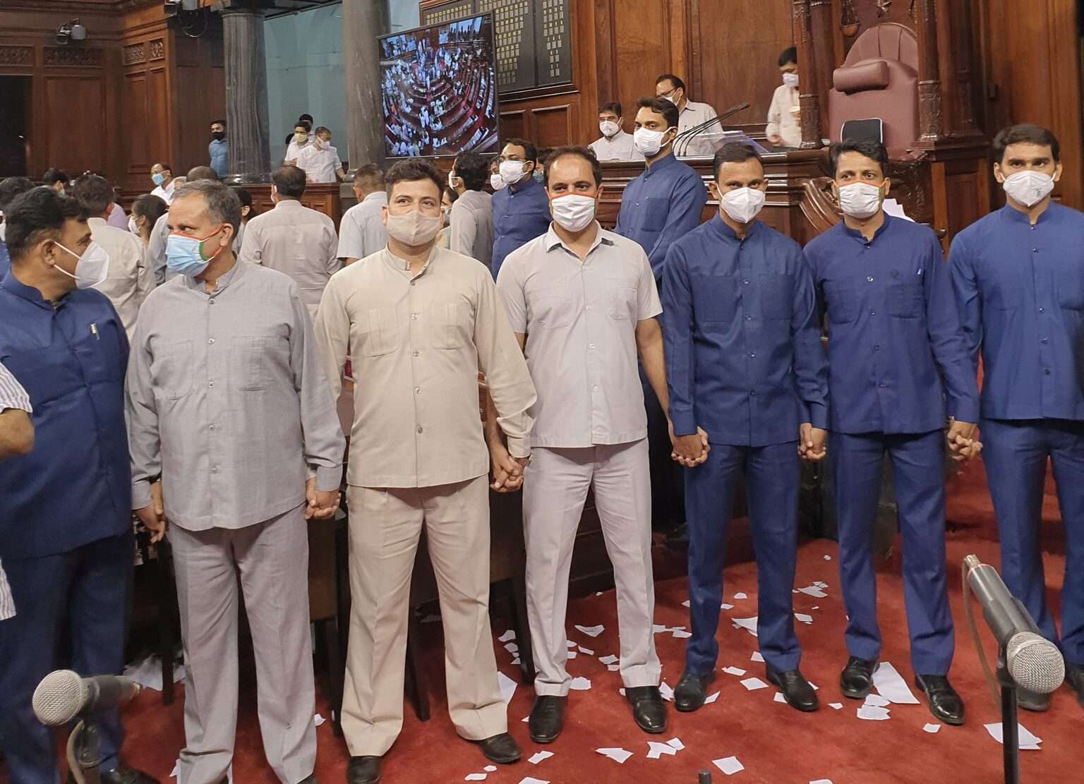 संजय राउत का बड़ा आरोप: सरकार ने राज्य सभा में लगाया मार्शल लॉ