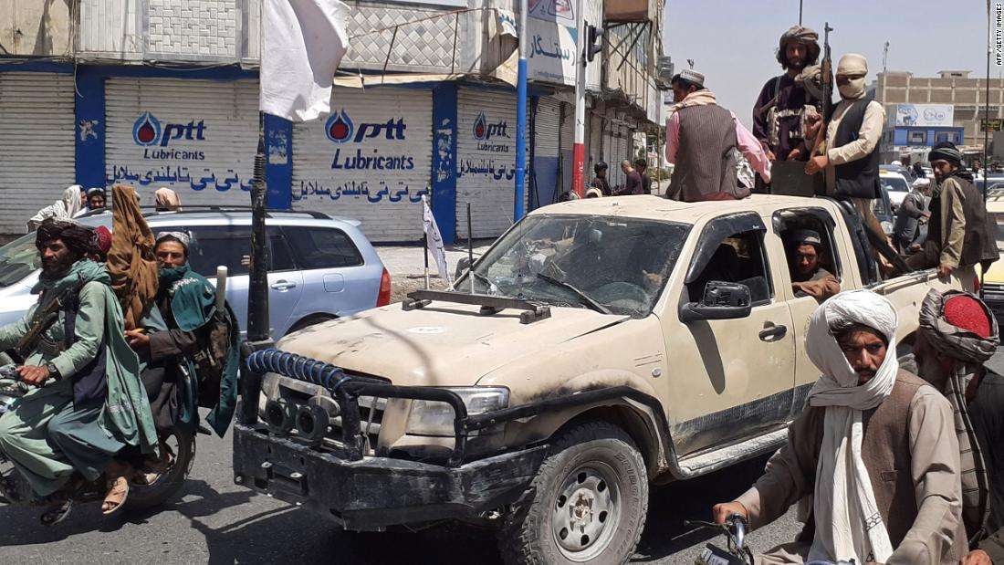 पूरे अफ़ग़ानिस्तान में अफरा तफरी, काबुल से कुछ ही दूरी पर तालिबान