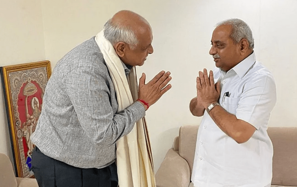 अपने ही पैरो पर कुल्हाड़ी चला रही बीजेपी, पुराने नेताओं को इग्नोर करना पड़ सकता है महंगा