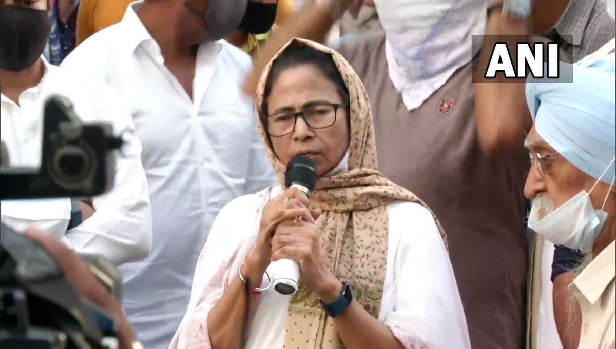 लखीमपुर खीरी की घटना पर ममता का बीजेपी से सवाल: क्या यही है रामराज