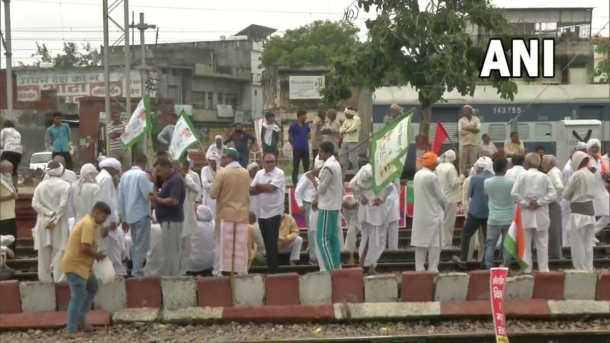 यूपी सहित कई राज्यों में दिखा किसानो के रेल रोको आंदोलन का असर