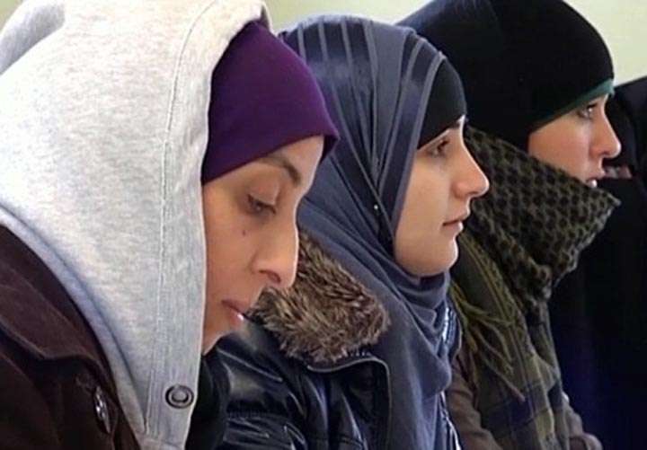 ईरान की कनाडा को दो टूंक: हिजाब पर पाबंदी वाला कानून वापस ले