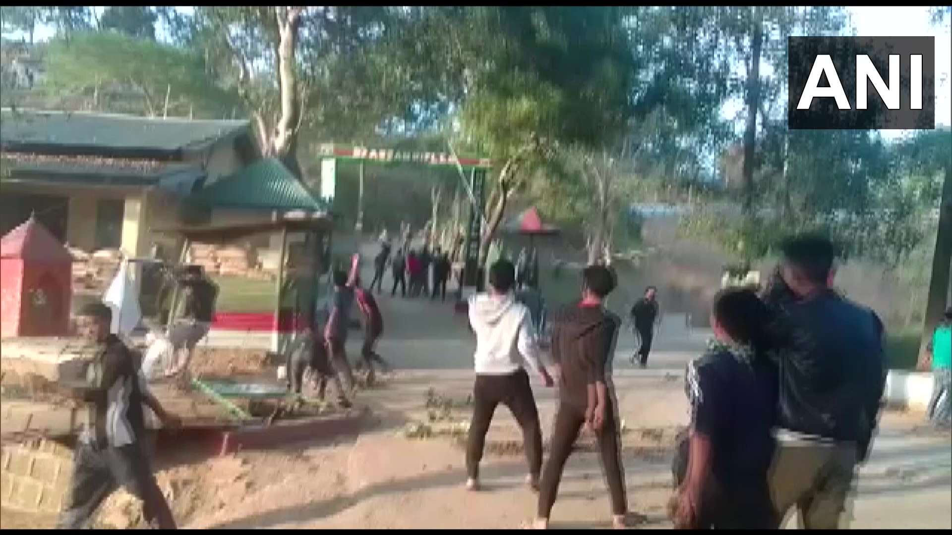 नागालैंड में मृतकों की संख्या 13 हुई, इंटरनेट सेवा बंद, राहुल गांधी ने गृह मंत्रालय पर उठाये सवाल