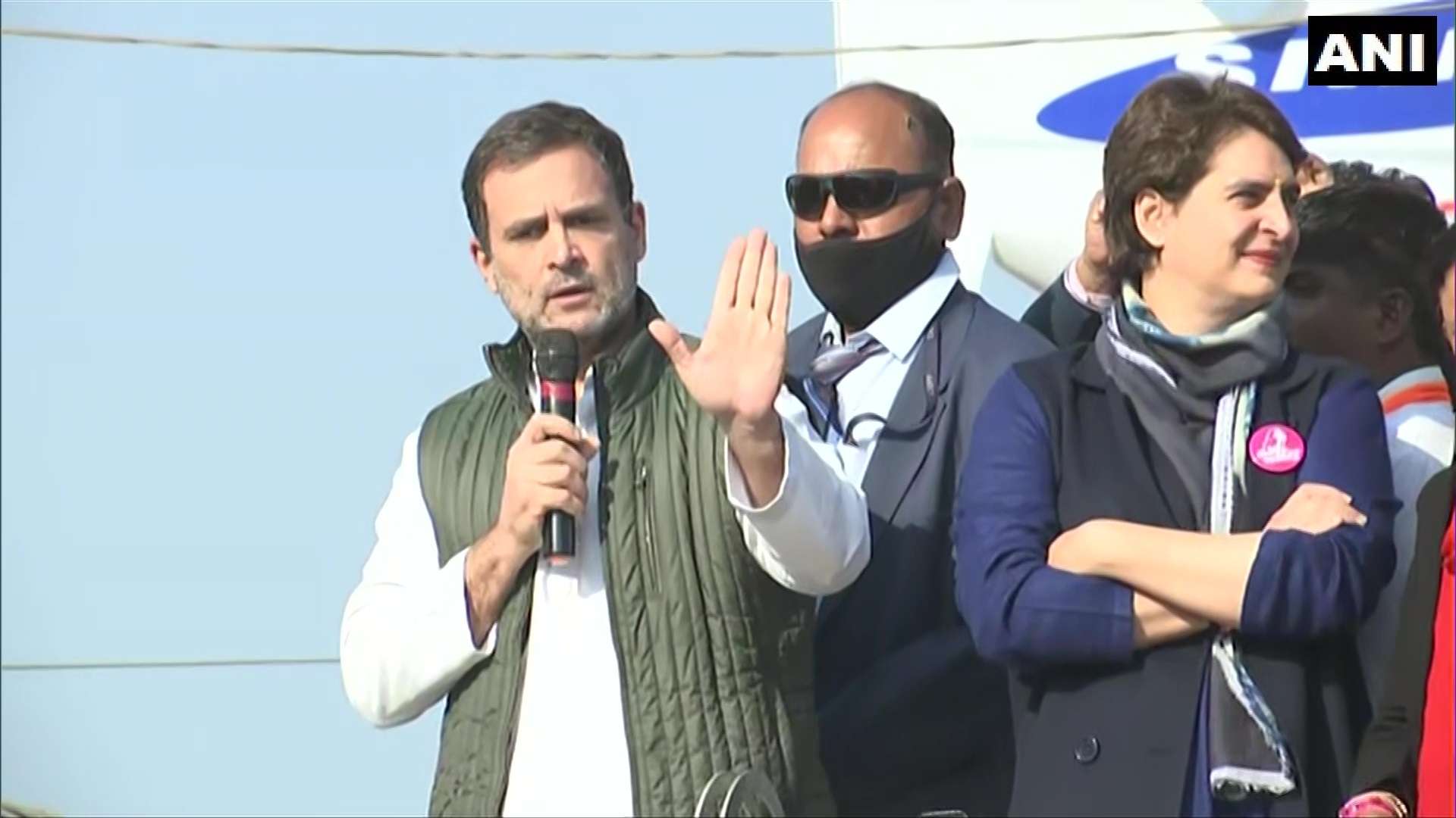 अमेठी में राहुल-प्रियंका का हल्ला बोल, क्या हैं मायने?